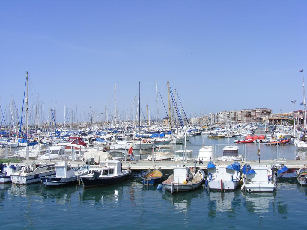 Apartamento Berry Playa Naufragos Torrevieja Ngoại thất bức ảnh