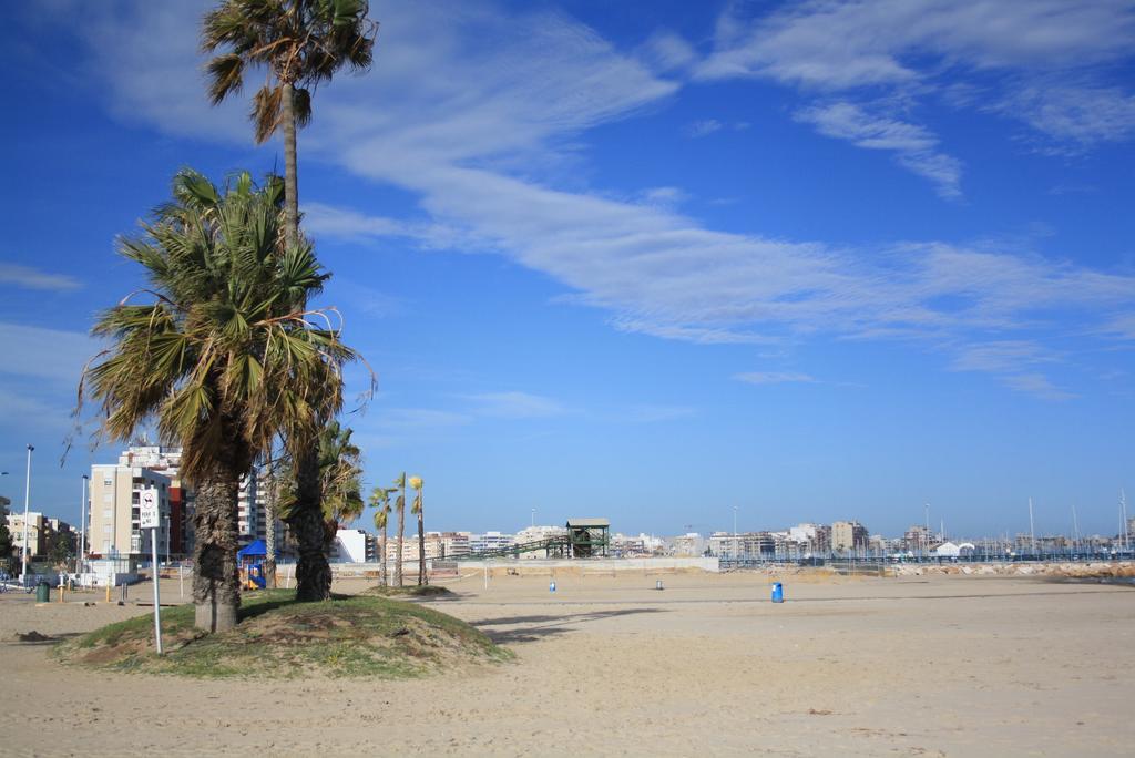 Apartamento Berry Playa Naufragos Torrevieja Ngoại thất bức ảnh